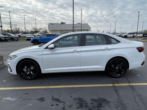 2025 Volkswagen Jetta 1.5T SE