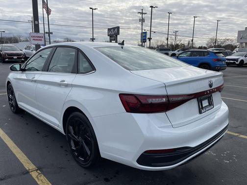 2025 Volkswagen Jetta 1.5T SE