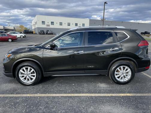 2017 Nissan Rogue SV