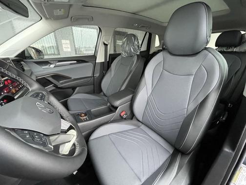 2025 Volkswagen Tiguan 2.0T SE 4MOTION