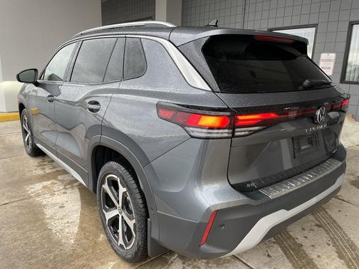2025 Volkswagen Tiguan 2.0T SE 4MOTION