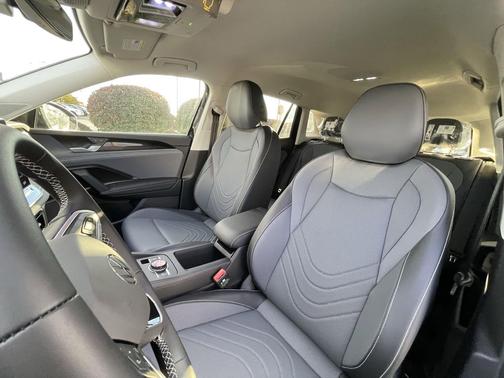 2025 Volkswagen Tiguan 2.0T SE 4MOTION