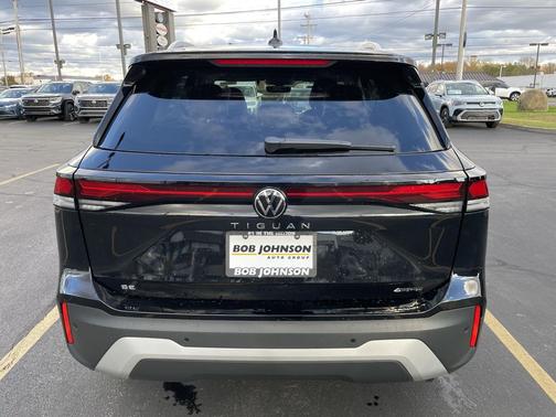 2025 Volkswagen Tiguan 2.0T SE 4MOTION