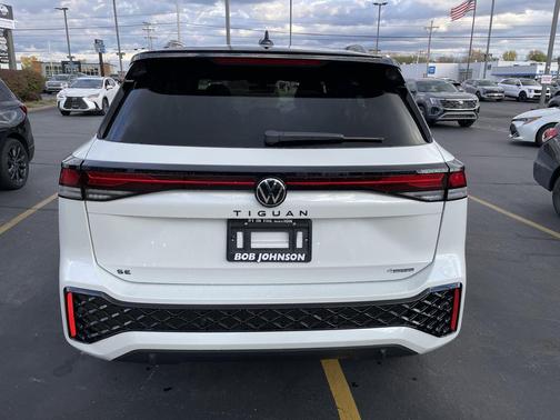 2025 Volkswagen Tiguan 2.0T SE R-Line Black 4MOTION