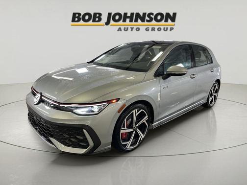 Alpine Silver Metallic 2026 Volkswagen Golf GTI 2.0T SE DSG