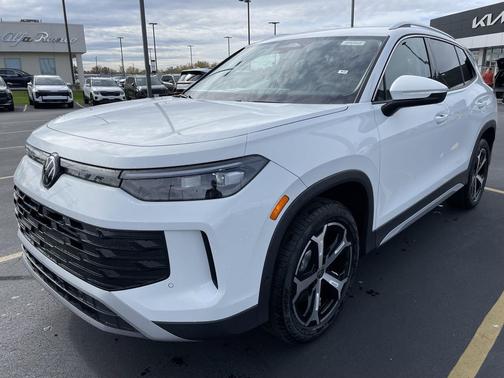 2025 Volkswagen Tiguan 2.0T SE 4MOTION