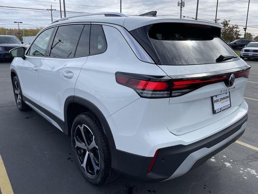2025 Volkswagen Tiguan 2.0T SE 4MOTION