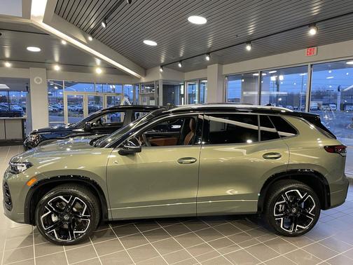 2026 Volkswagen Tiguan 2.0T SEL R-Line 4MOTION