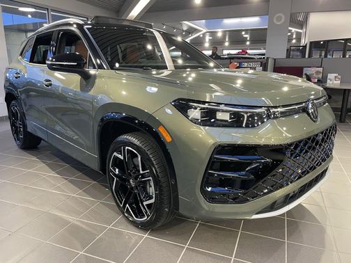 2026 Volkswagen Tiguan 2.0T SEL R-Line 4MOTION