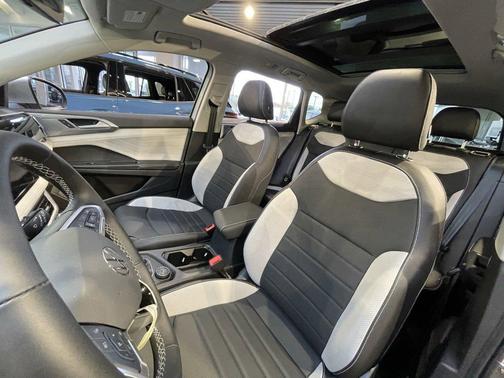 2025 Volkswagen Taos 1.5T SEL