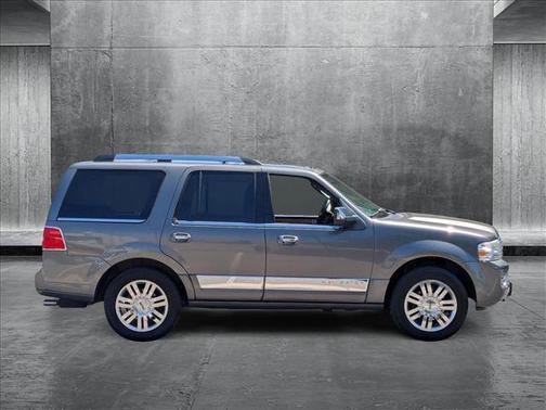 2013 Lincoln Navigator Base