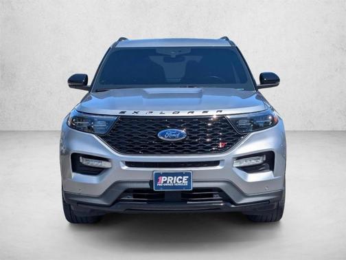 Iconic Silver Metallic 2022 Ford Explorer ST