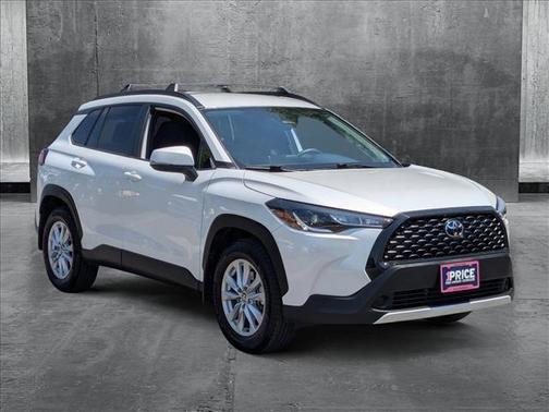 2024 Toyota Corolla Cross LE
