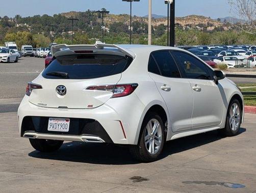 Blizzard Pearl 2019 Toyota Corolla Hatchback SE