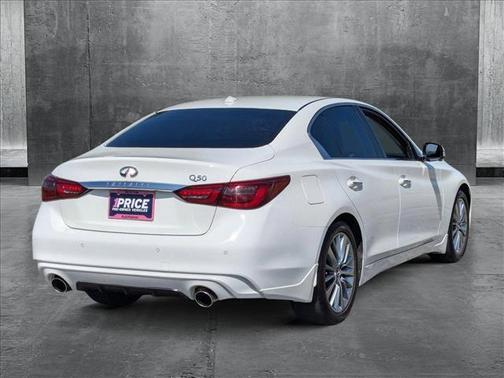 2022 INFINITI Q50 LUXE