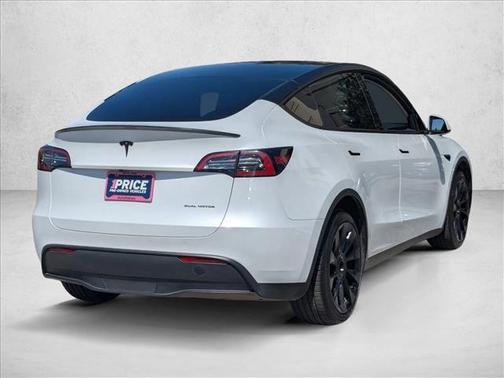 Pearl White Multi 2023 Tesla Model Y Long Range