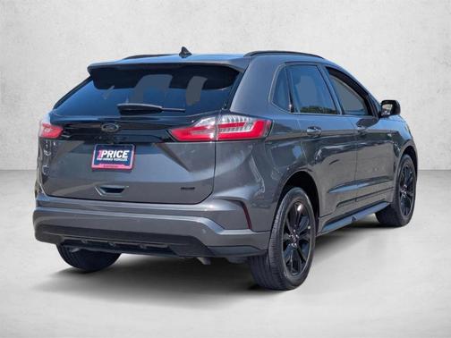 Carbonized Gray Metallic 2023 Ford Edge SE