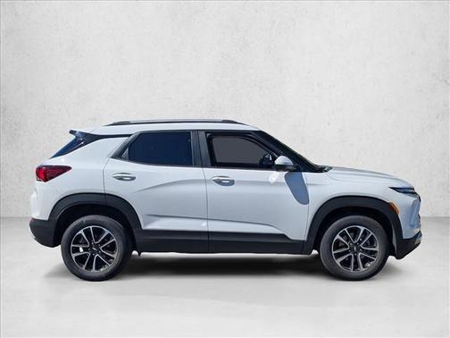 Summit White 2025 Chevrolet Trailblazer LT