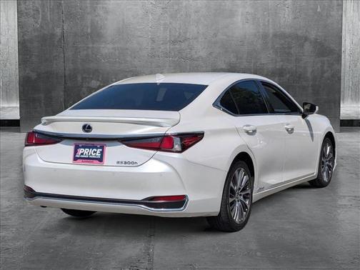 2021 Lexus ES 300h