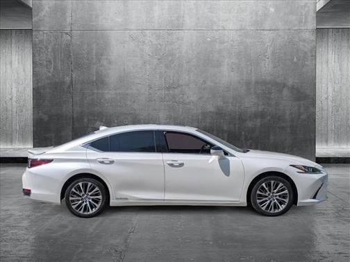 2021 Lexus ES 300h
