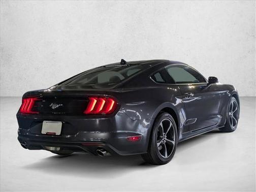 2022 Ford Mustang EcoBoost