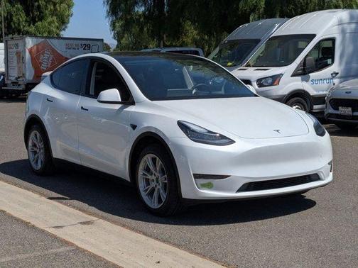 2023 Tesla Model Y Long Range