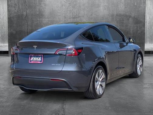 2024 Tesla Model Y Long Range
