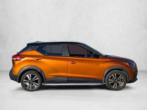 Monarch Orange / Super Black 2020 Nissan Kicks SV