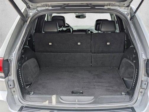 Sting Gray Clearcoat 2020 Jeep Grand Cherokee Altitude
