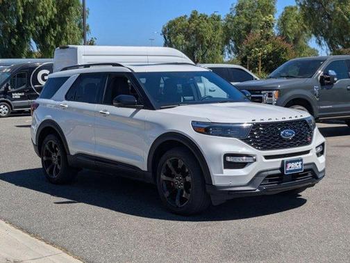 Star White 2023 Ford Explorer ST