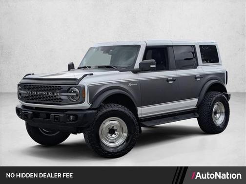 Oxford White 2025 Ford Bronco Badlands
