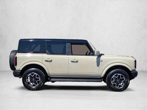 Desert Sand 2025 Ford Bronco Outer Banks