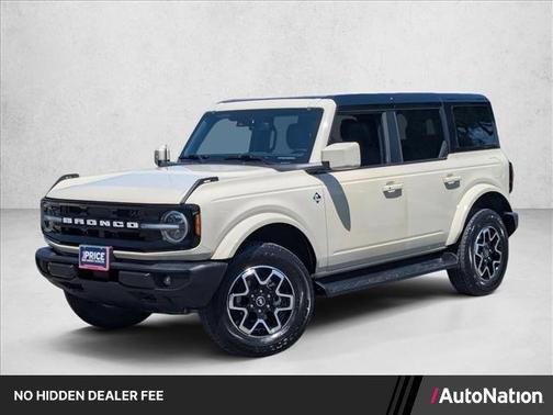 Desert Sand 2025 Ford Bronco Outer Banks