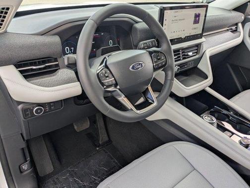 Star White 2026 Ford Explorer Platinum