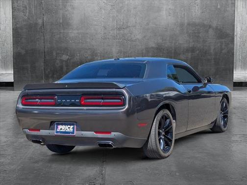2017 Dodge Challenger SXT