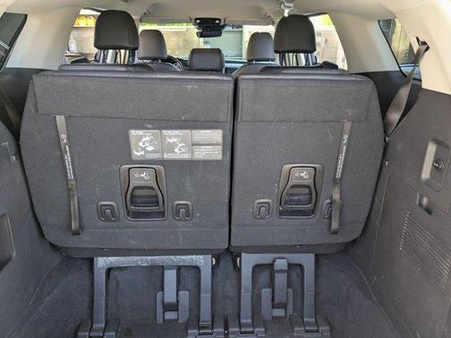 2023 Kia Carnival LX