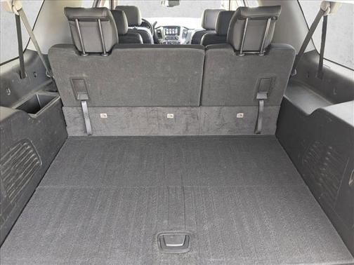 Summit White 2019 Chevrolet Suburban LT