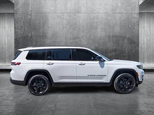 2022 Jeep Grand Cherokee L Laredo