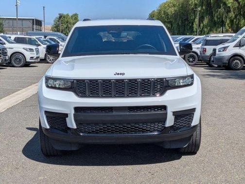 2022 Jeep Grand Cherokee L Laredo