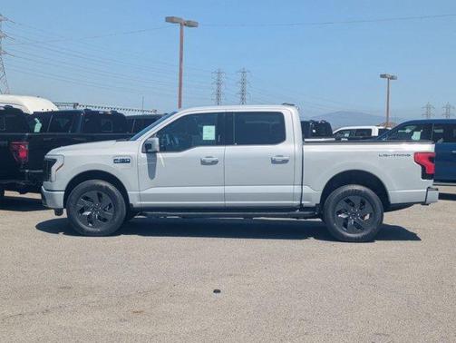 2025 Ford F-150 Lightning LARIAT