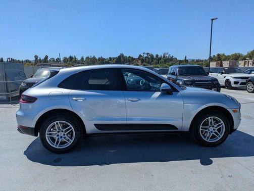 2017 Porsche Macan Base