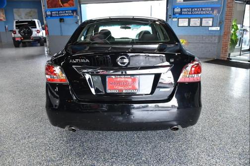 Super Black 2013 Nissan Altima 2.5 SV