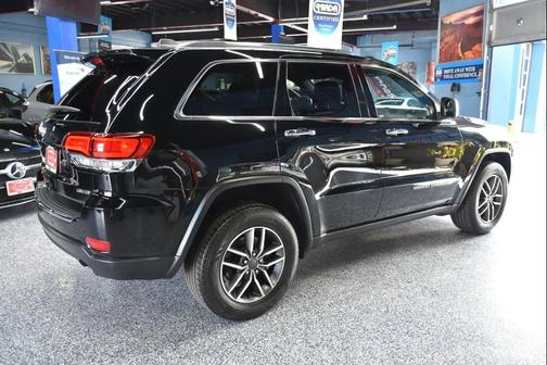 Diamond Black Crystal Pearlcoat 2021 Jeep Grand Cherokee Limited