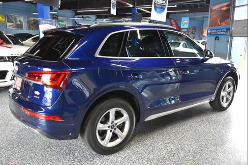 Navarra Blue Metallic 2023 Audi Q5 40 Premium Plus