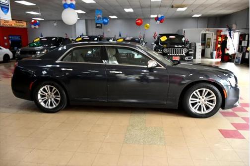 2017 Chrysler 300C Base