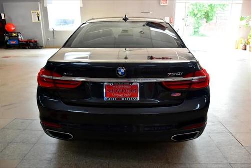 2017 BMW 750 i xDrive