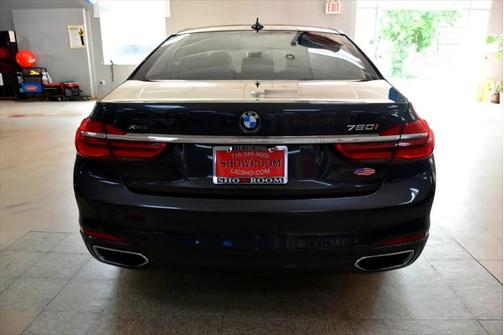2017 BMW 750 i xDrive