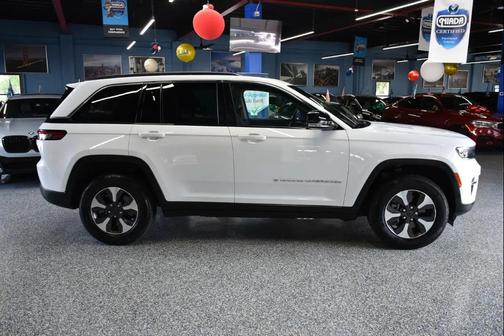 Bright White Clearcoat 2024 Jeep Grand Cherokee 4xe Base
