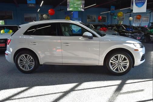Ibis White 2018 Audi Q5 2.0T Tech Premium