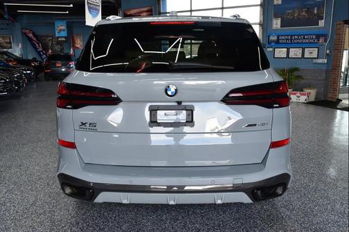 Gray 2024 BMW X5 xDrive40i